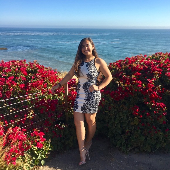 Meet your Posher, Dalia - Picture 1 of 1